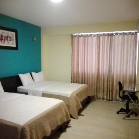 Hotel Vicente De La Vega 齐克拉约 外观 照片