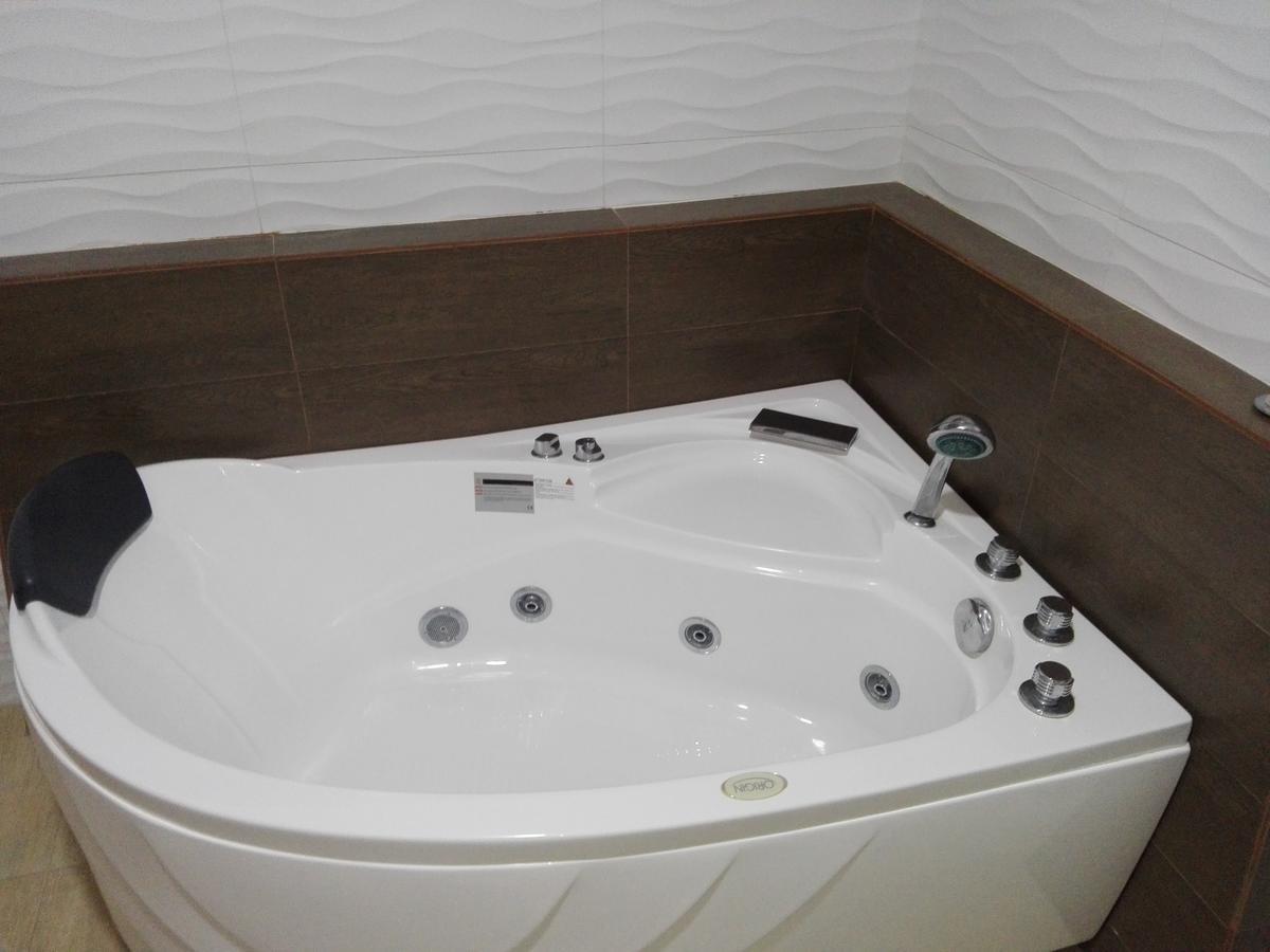 Hotel Vicente De La Vega 齐克拉约 外观 照片
