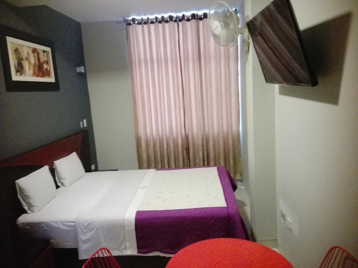 Hotel Vicente De La Vega 齐克拉约 外观 照片