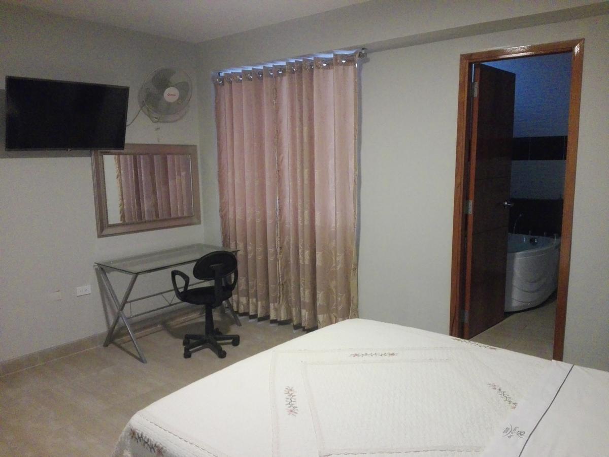 Hotel Vicente De La Vega 齐克拉约 外观 照片