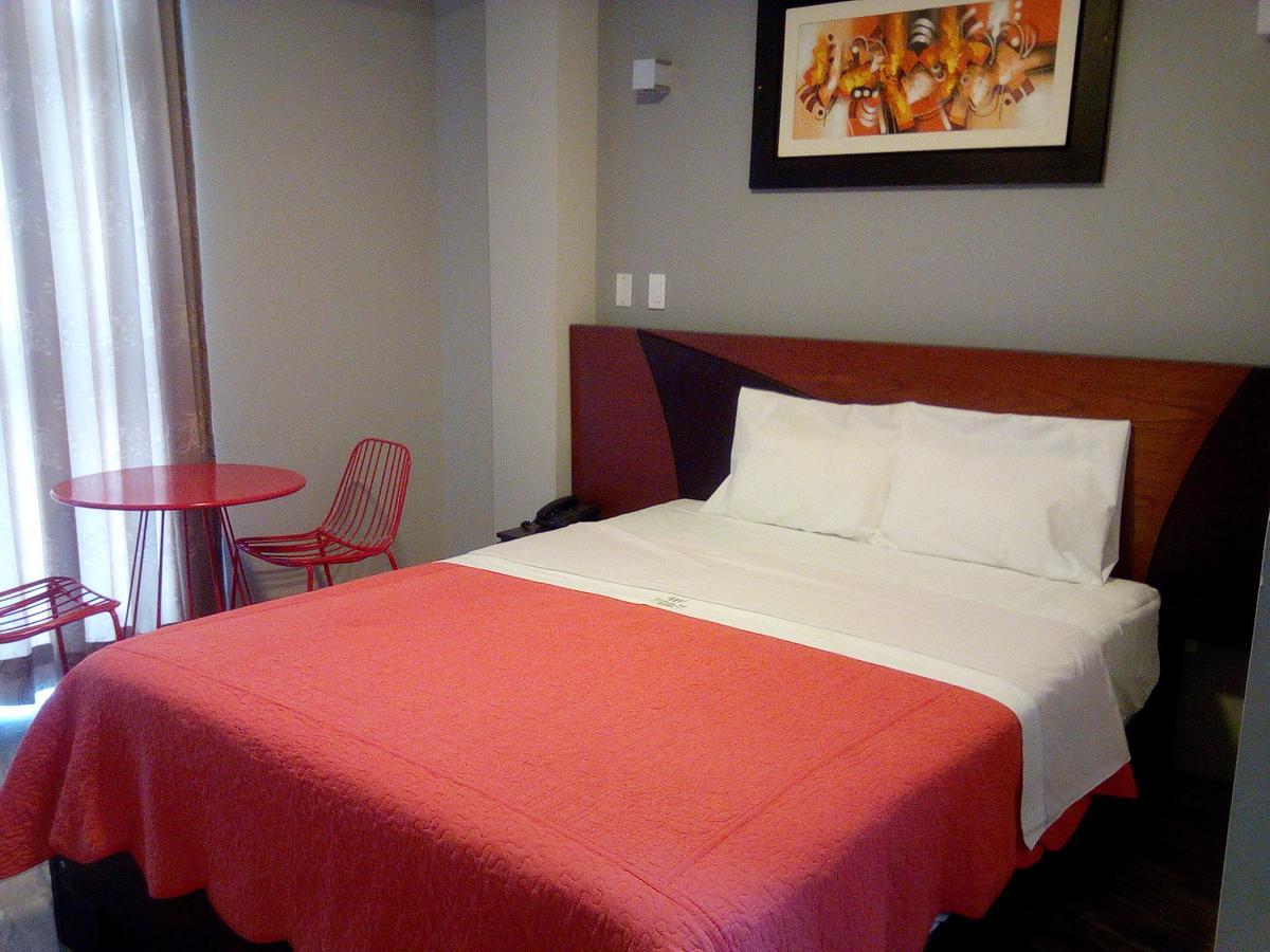 Hotel Vicente De La Vega 齐克拉约 外观 照片