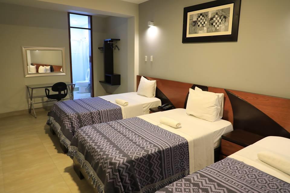 Hotel Vicente De La Vega 齐克拉约 外观 照片