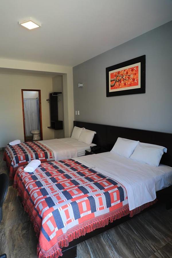 Hotel Vicente De La Vega 齐克拉约 外观 照片