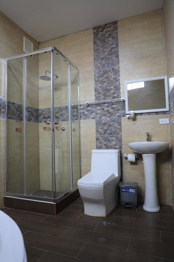 Hotel Vicente De La Vega 齐克拉约 外观 照片