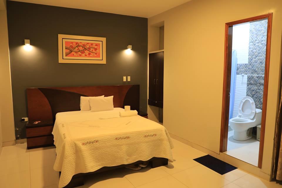Hotel Vicente De La Vega 齐克拉约 外观 照片