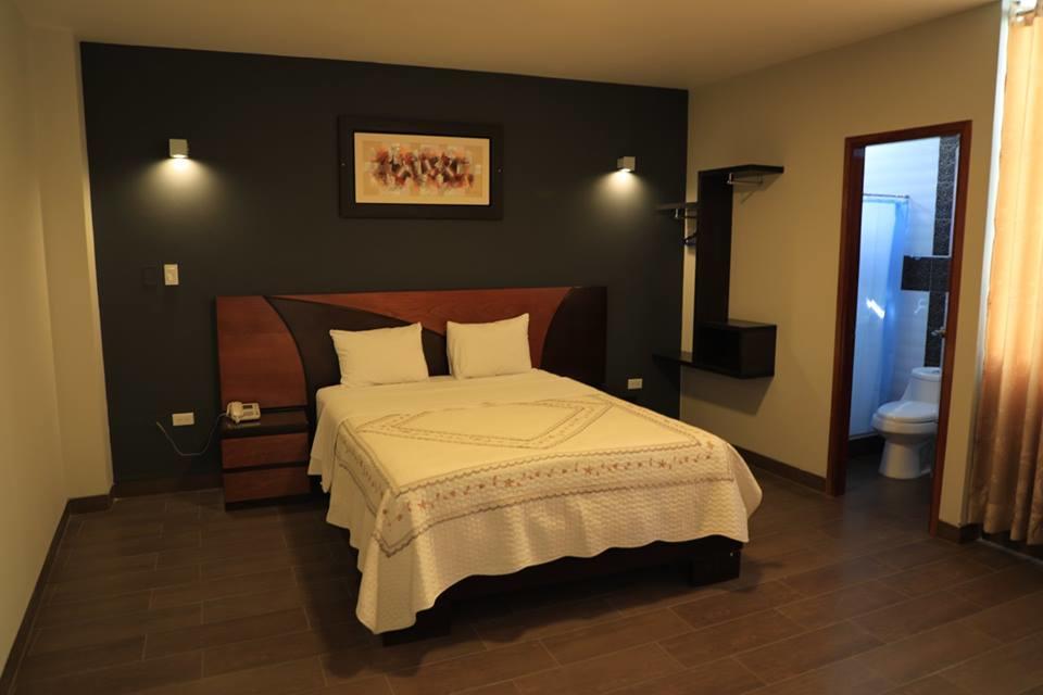 Hotel Vicente De La Vega 齐克拉约 外观 照片